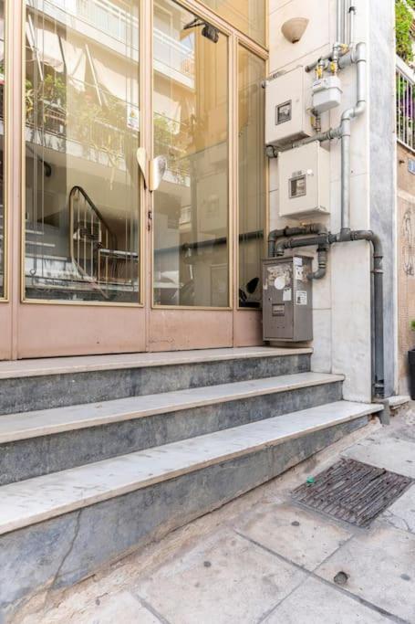 Apartamento Under The Hill Atenas Exterior foto